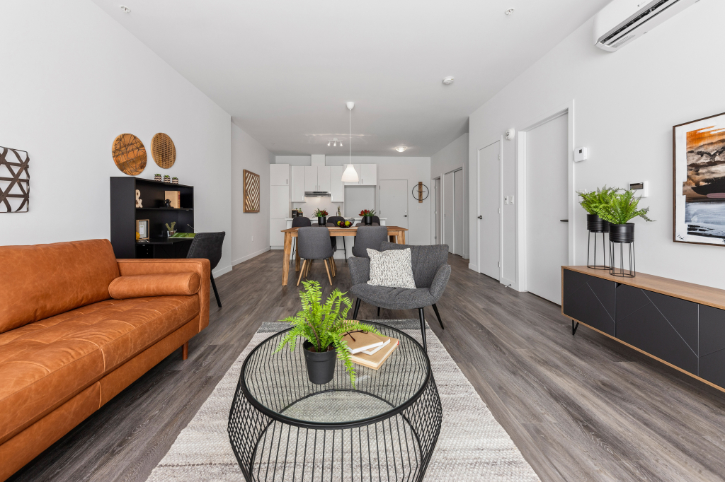 Logement 3 1/2 Garage+PISCINE INCLUS