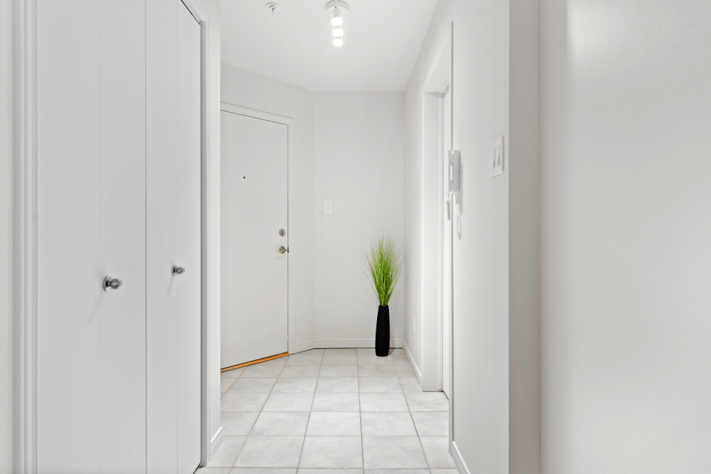 Logement 4 1/2 AVEC Garage Inclus