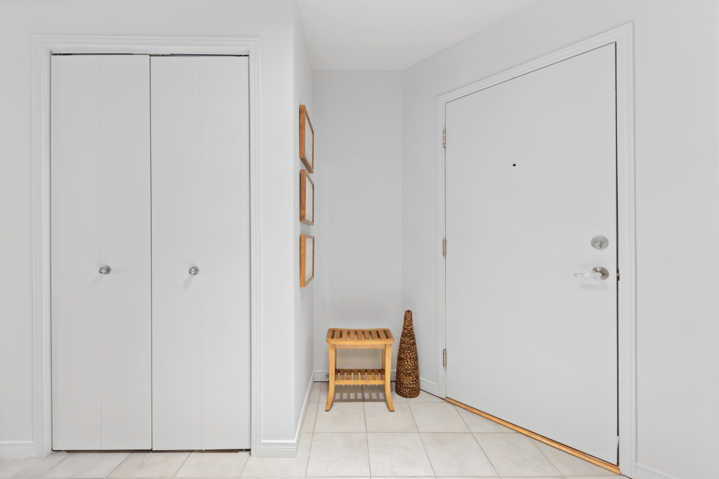 Logement 4 1/2 AVEC Garage Inclus