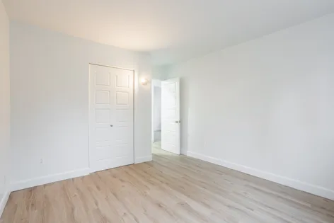 1 room apartment of 89 m² in Mont-Saint-Hilaire