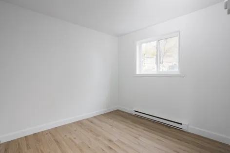 1 room apartment of 89 m² in Mont-Saint-Hilaire