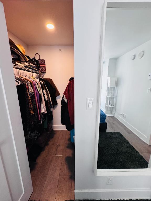 Bel appartement d'une chambre facilement accessible au centre-ville avec un bail d'un an. Si vous êtes intéressé, je peux payer 1 mois de loyer.