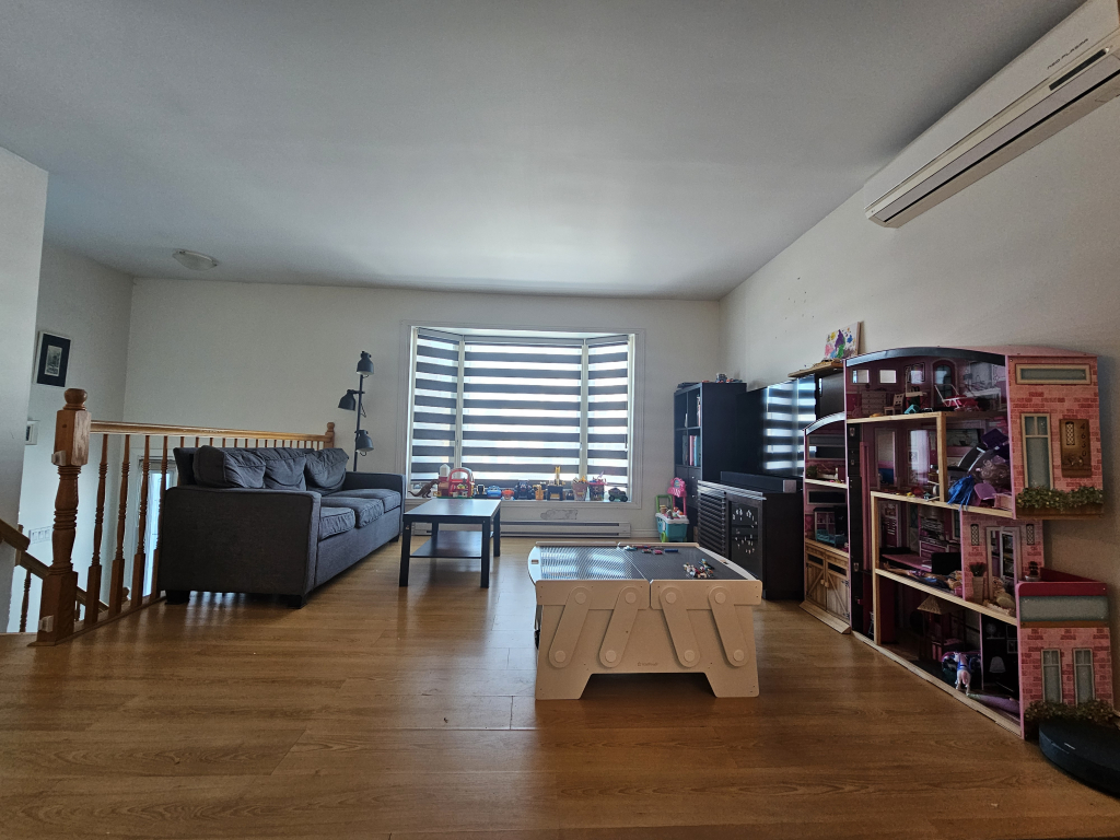 Maison 5 Chambres Avec Garage !!