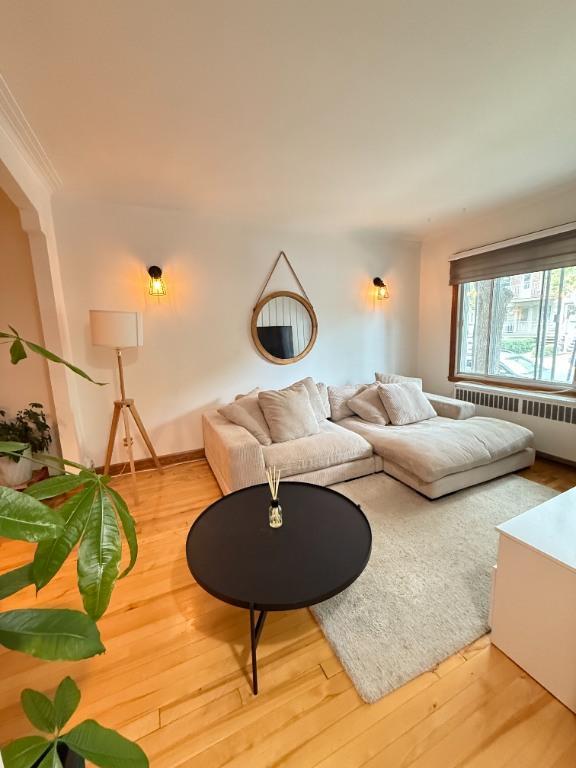 À louer – Grand logement lumineux de 1200 pi² avec sous-sol dans Rosemont