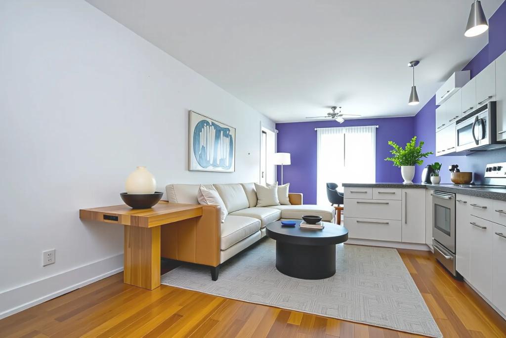 Condo magnifique de 900 pieds carres qui s'etale sur 2 etages!