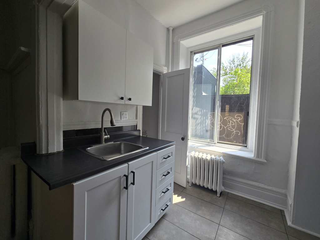 3 1/2 à Louer – 4088 Av. Du Parc