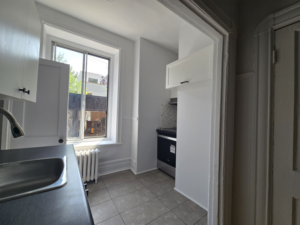 3 1/2 à Louer – 4088 Av. Du Parc