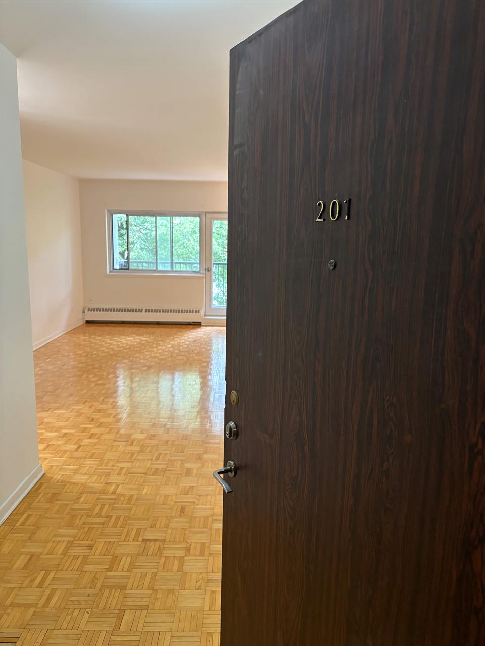 2 CH - 1 SDB - Montréal - $1,600 /mo