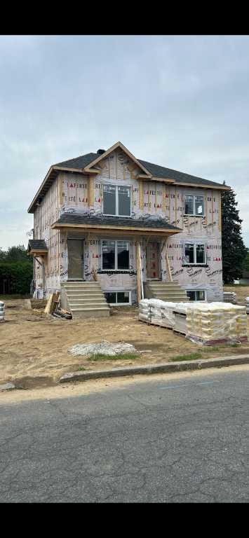 À LOUER – Superbe 4 1/2 Neuf dans un Duplex