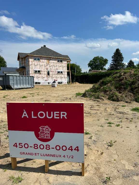 À LOUER – Superbe 4 1/2 Neuf dans un Duplex