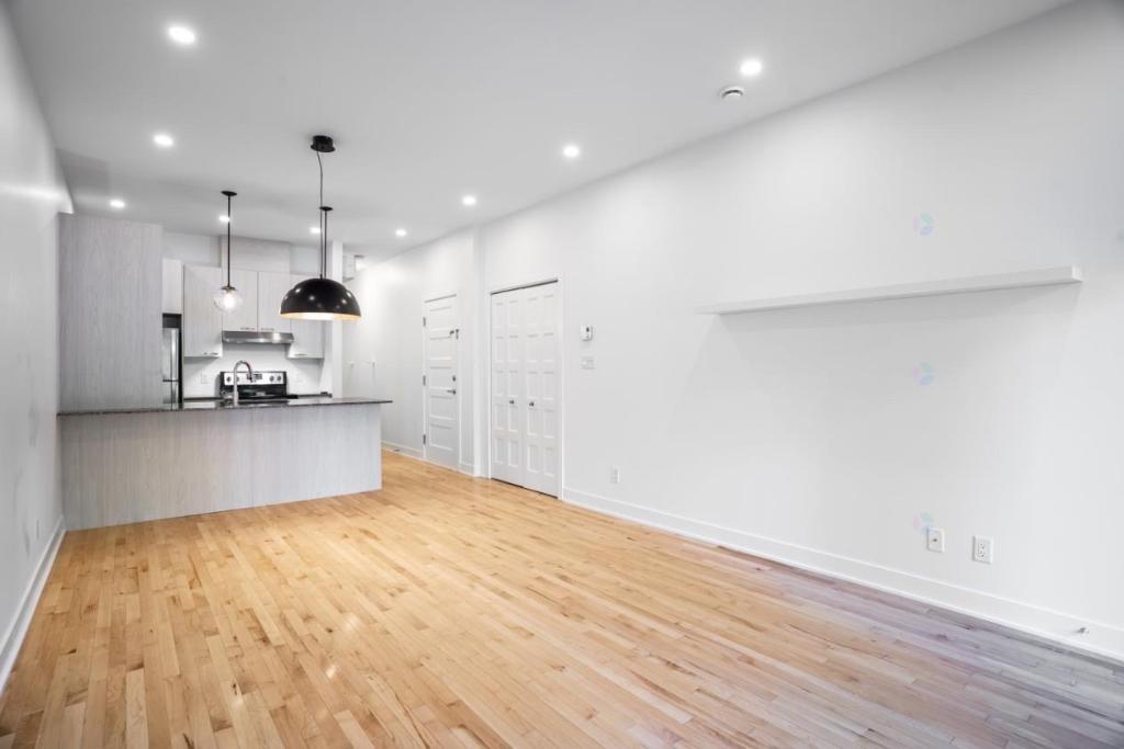 Condo lumineux de 600 pieds carrés à St-Henri!