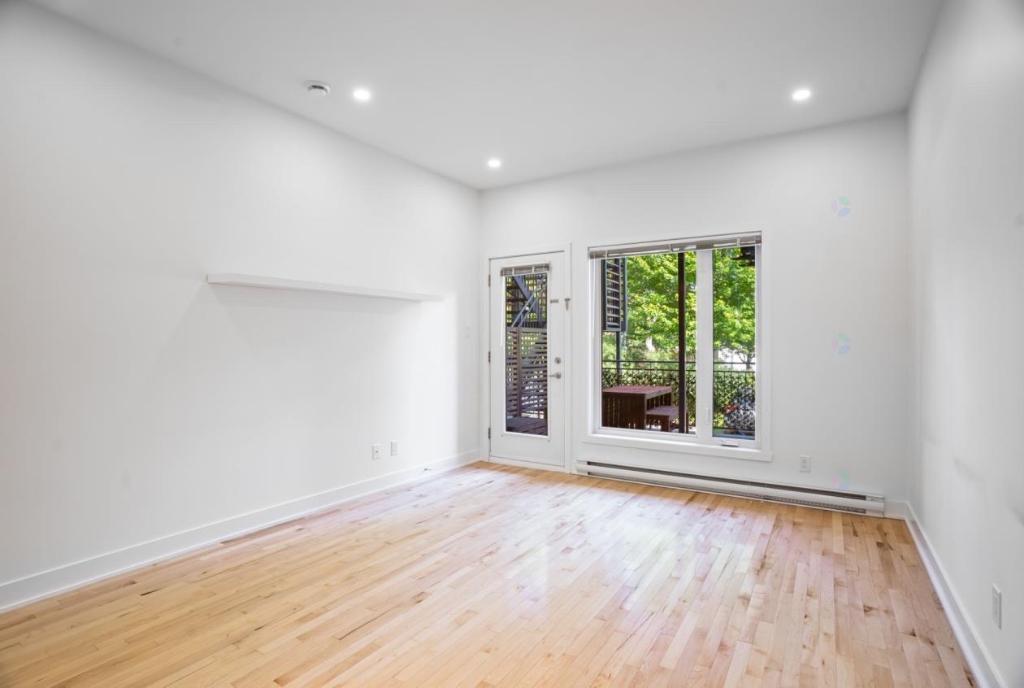 Condo lumineux de 600 pieds carrés à St-Henri!