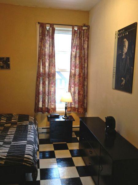 1er Août / 3 1/2 (2 chambres) meublé, tout inclus Métro Papineau
