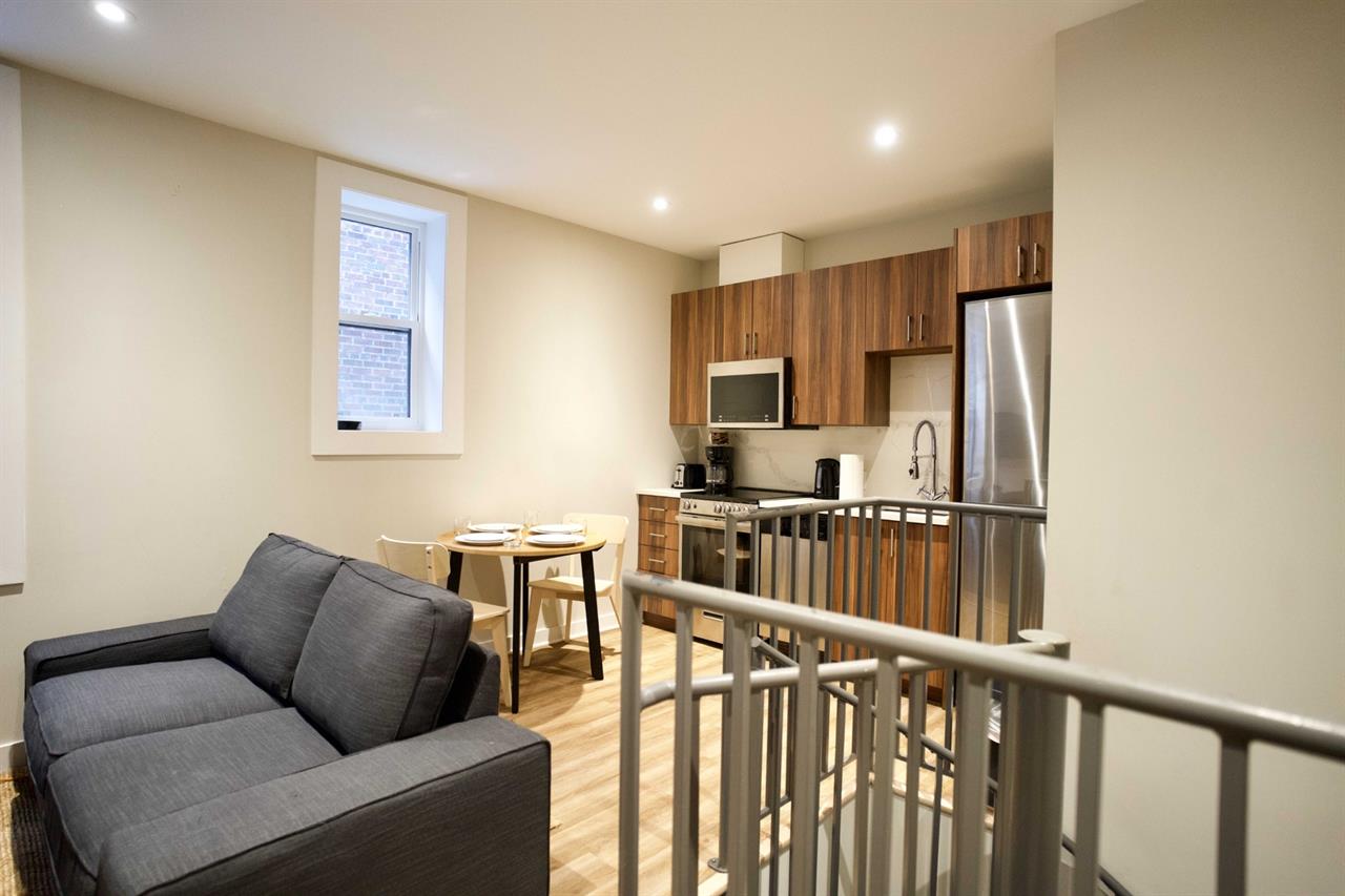 1 Bedroom - 3540 Rue Durocher, Montréal