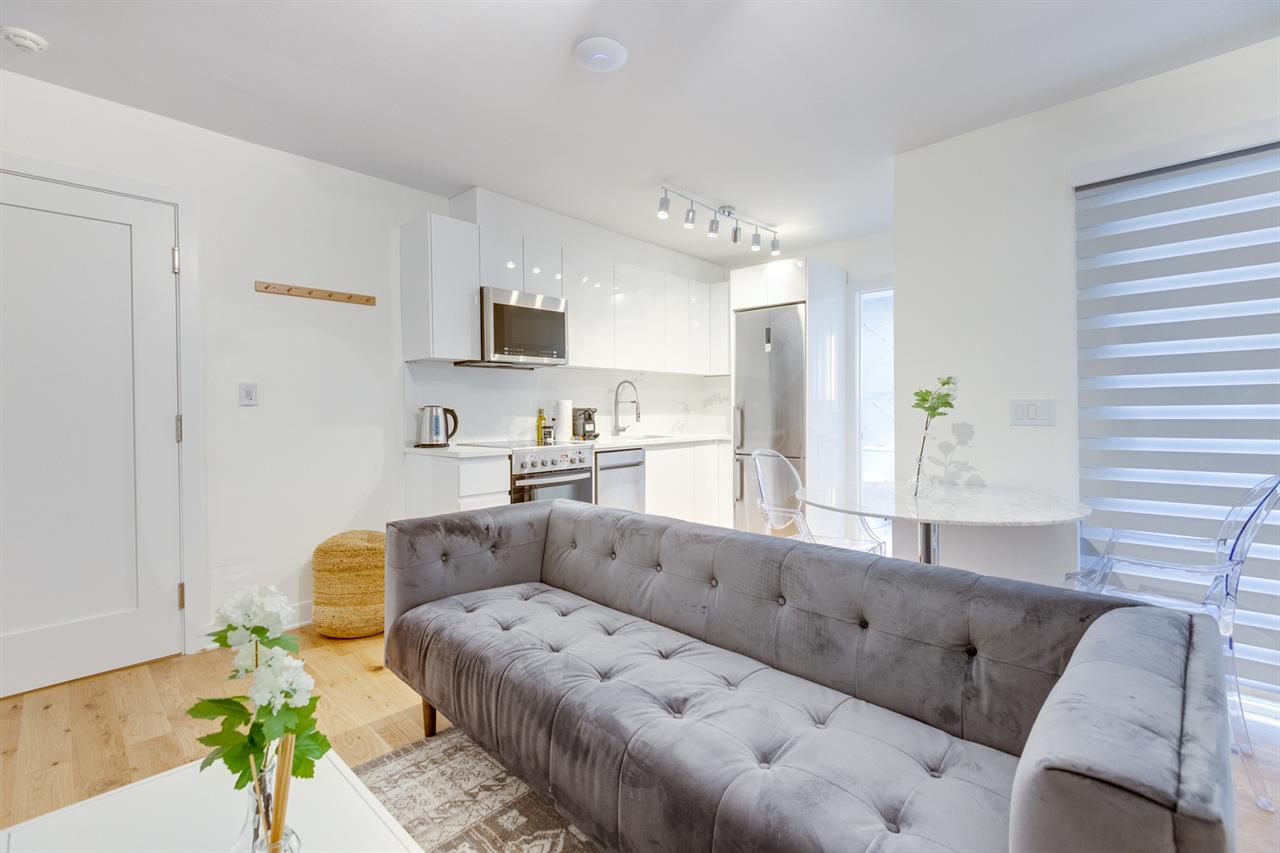 Bachelor - 1755 Rue Saint-Denis, Montréal