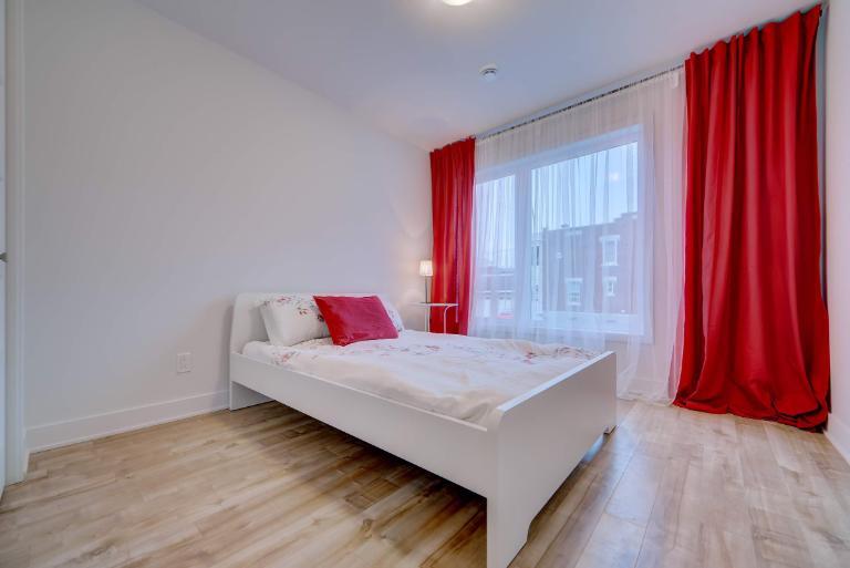 4 1/2 À LOUER - MONTRÉAL-EST - APPARTEMENT À LOUER