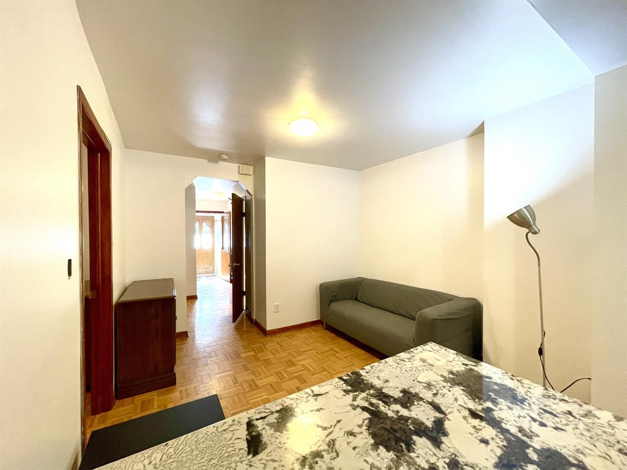 4 Bedroom - 64 Duluth Ouest, Montréal