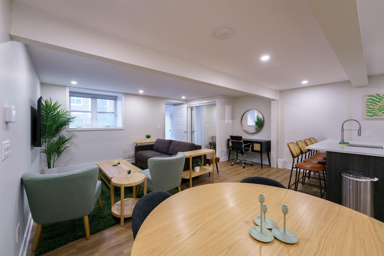 4 Bedroom - 3620 Rue Saint-Dominique, Montréal