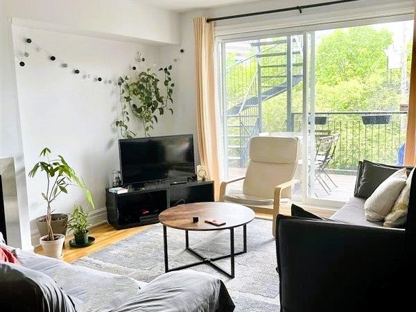 Appartement 2 Chambres Et 1 Toilette