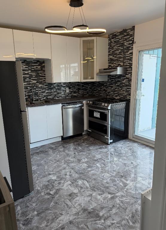 Grand 4 1/2 disponible nouveau Rosemont 1 aout