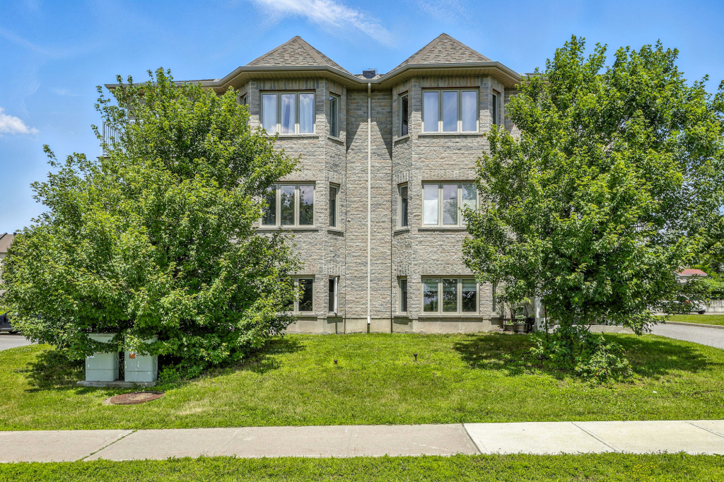 Beau Condo De 2 Chambres- Aylmer