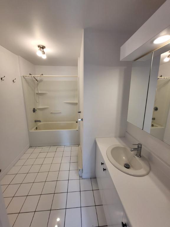 4 1/2 lumineux et propre à louer à Trois-Rivières