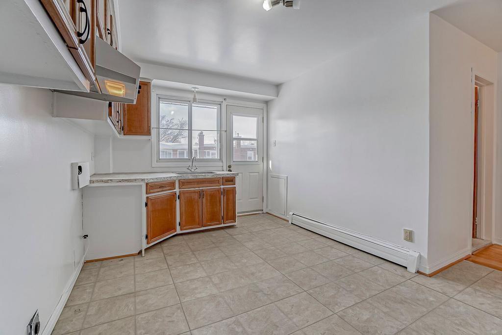 Lumineux 4 1/2 haut de triplex à une rue du boulevard Gouin Est