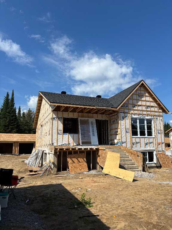 5 1/2 avec garage à louer à St-Côme