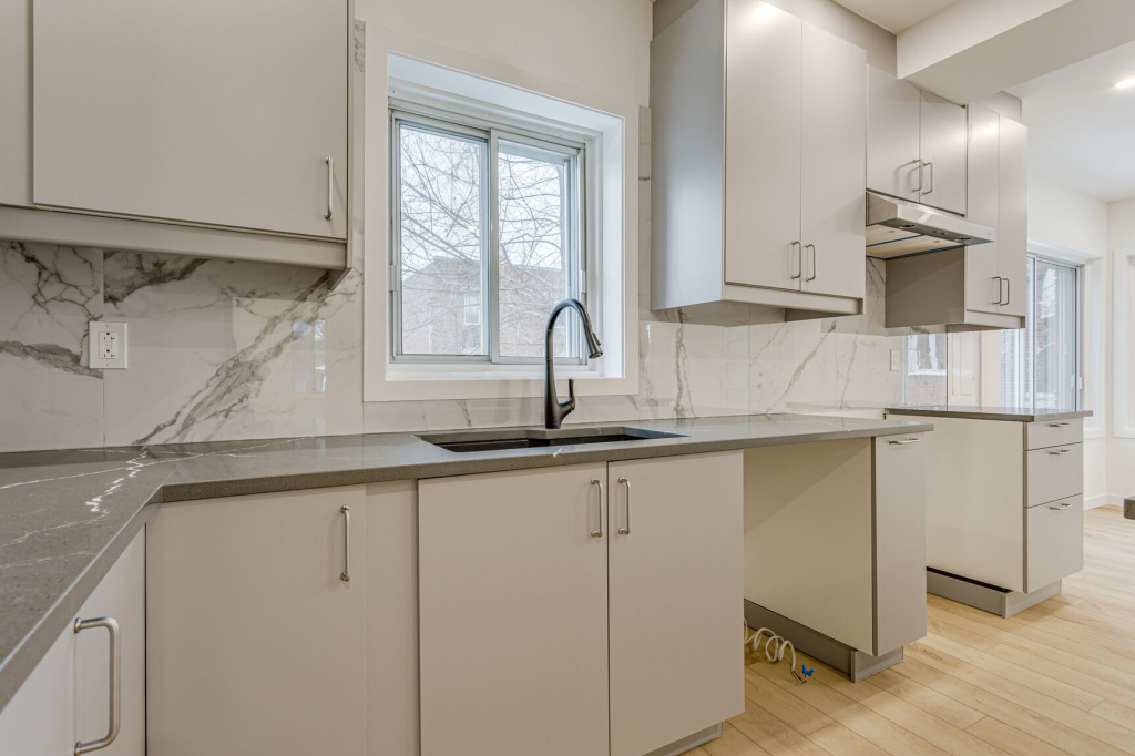 Grand Logement 4 Chambres à Louer