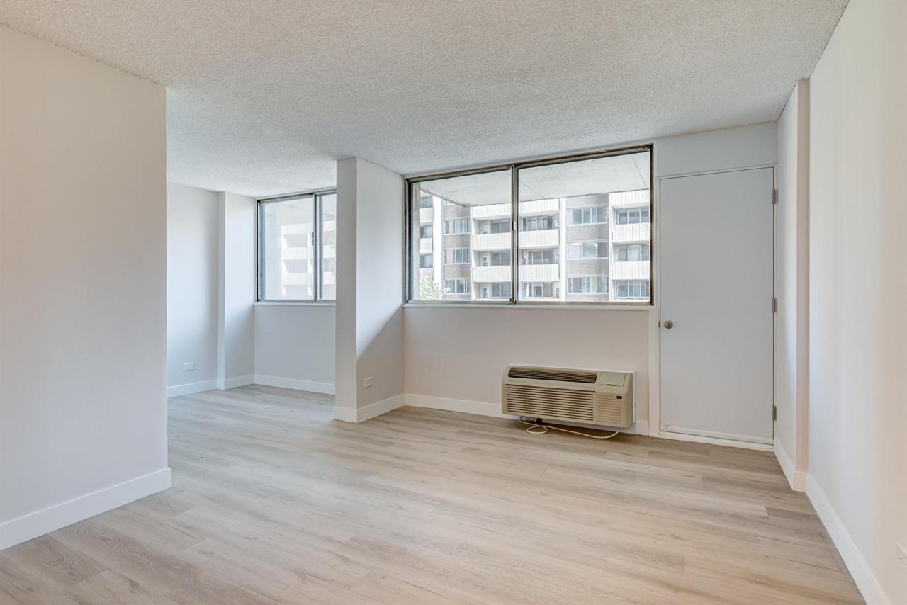 705 - 2000 Saint-Marc Street, Montréal