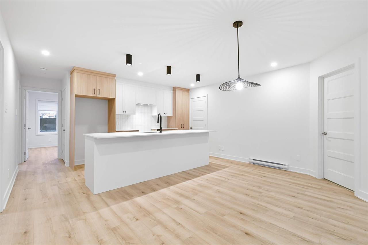Condo Locatif De 3 Chambres à Louer à L'Assomption