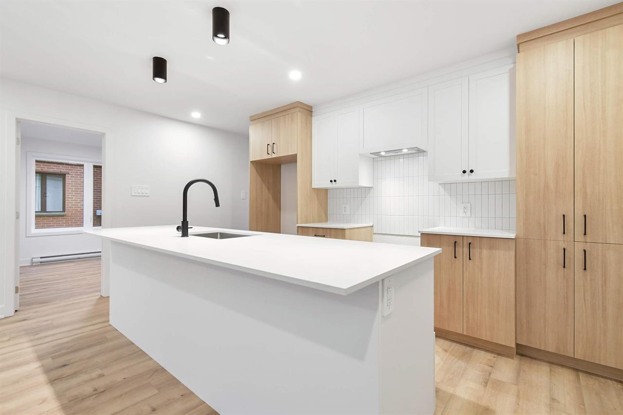 Condo Locatif De 3 Chambres à Louer à L'Assomption