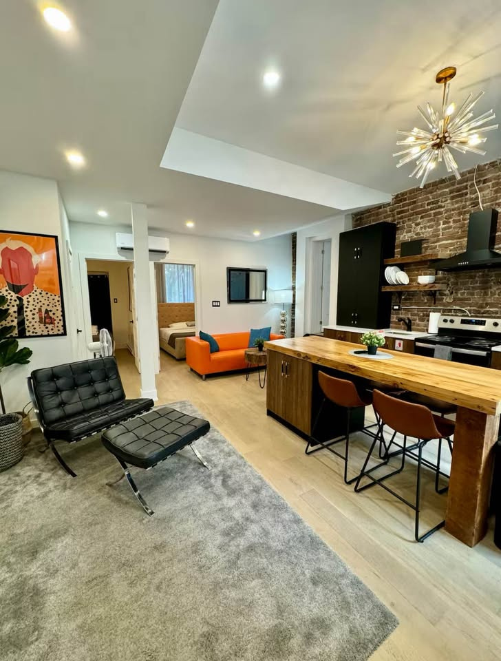 Plateau/Downtown - 3 Bedrooms Furnished