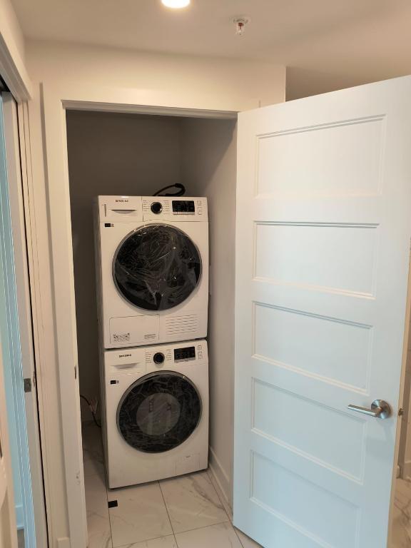 Studio 2 1/2 neuf metro Sherbrooke libre immediatement