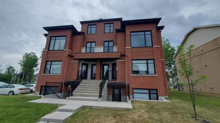2 CH - 1 SDB - Laval - $1,700 /mo