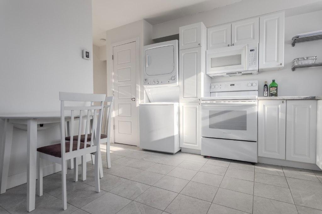 Beau grand 3 1/2 MEUBLÉ disponible à compter du 1er août 2025 !