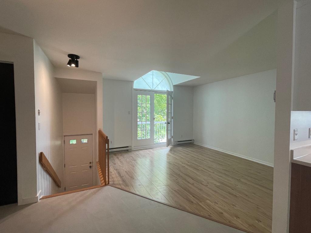 Logement 4 1/2 à louer St-Jérôme pour le 15 août 1 350$