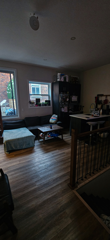 Rooms Available 2 Minutes To Concordia