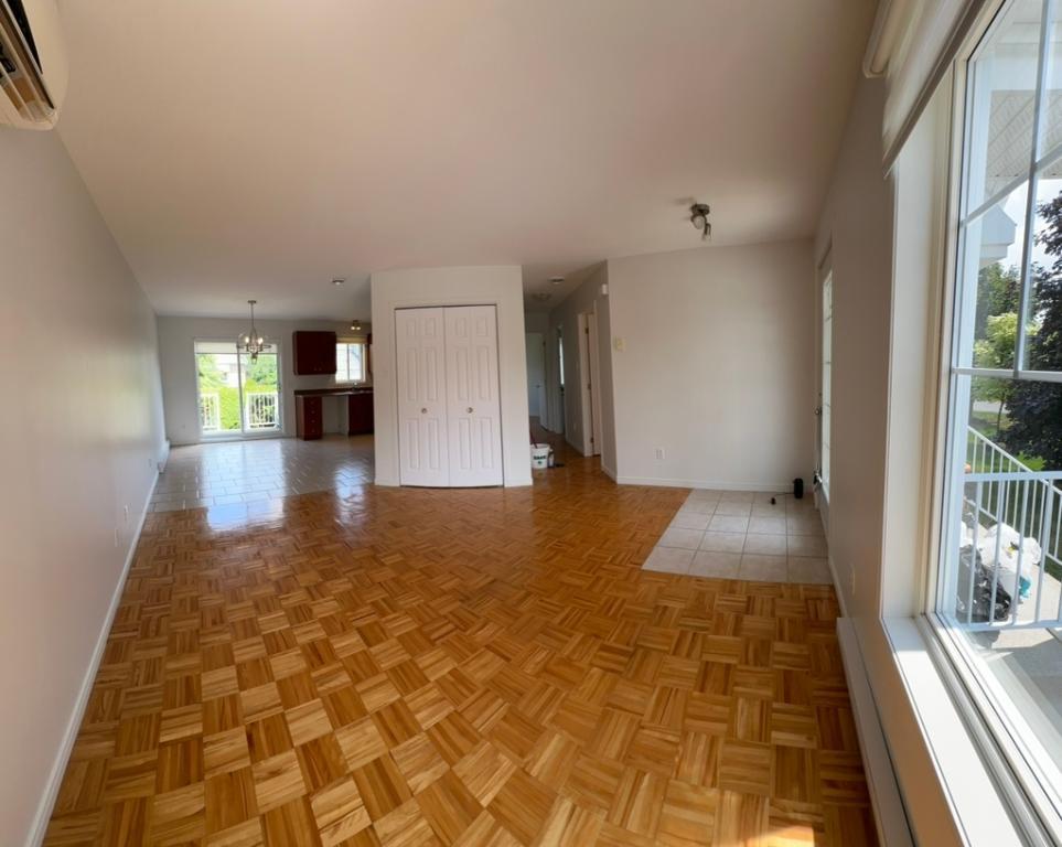 4 1/2 maison haut de duplex