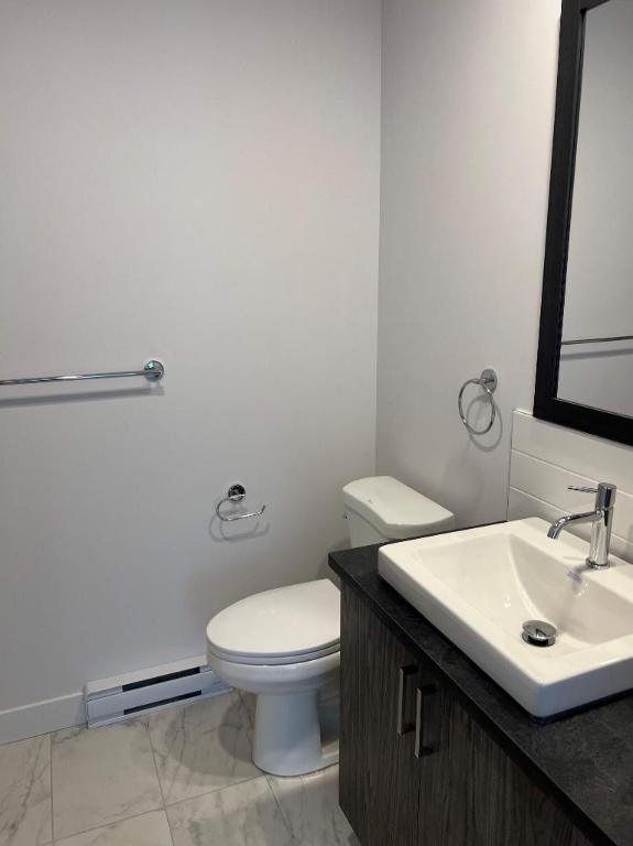 2 CH - 1 SDB - Montréal - $2,050 /mo