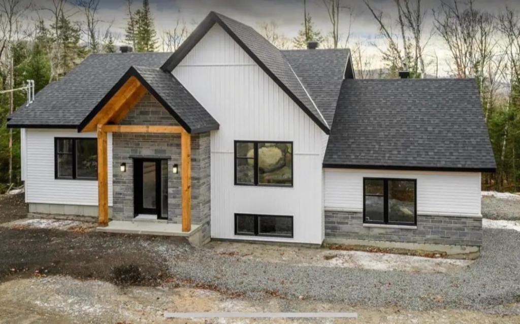 Duplex - Logement 3 chambres à coucher 2 salles de bain