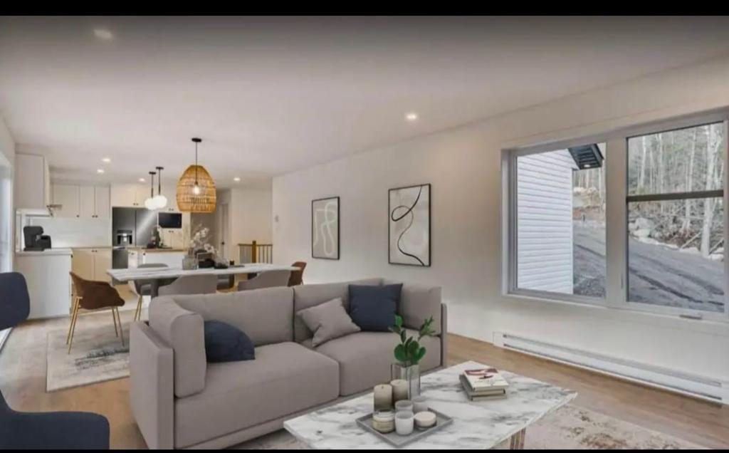 Duplex - Logement 3 chambres à coucher 2 salles de bain
