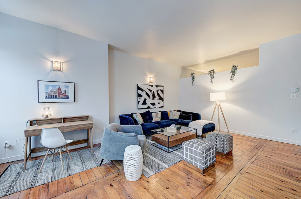 Magnifique APT De 1200 Sqft Meublé !