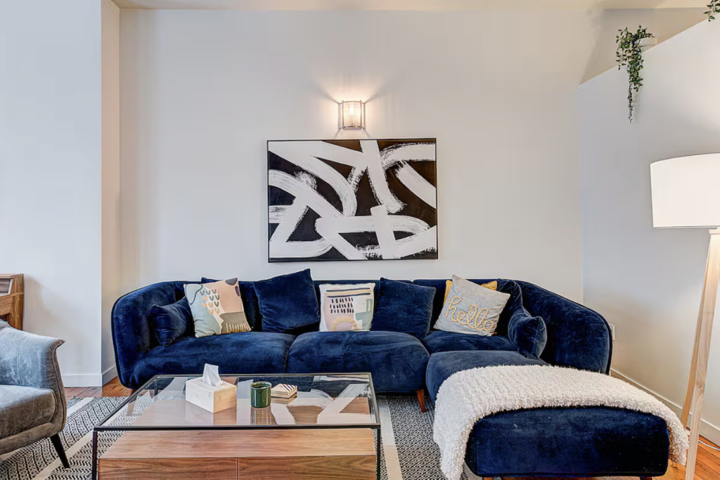Magnifique APT De 1200 Sqft Meublé !