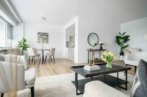 1 room apartment of 124m² in Westmount