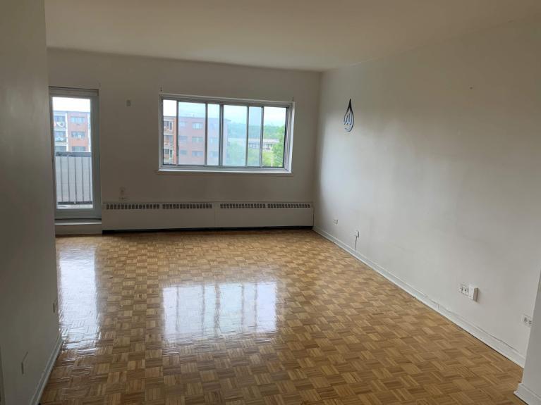 1 CH - 1 SDB - St-Laurent - $1,495 /mo