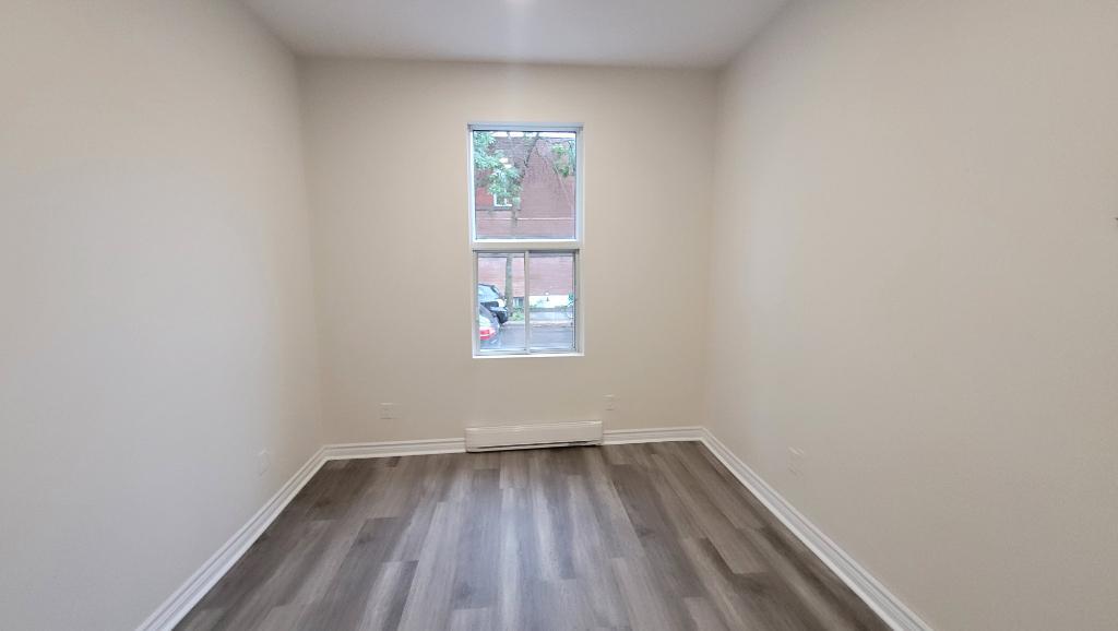 Petite-Italie 3 ½ Pied-à-terre RDC entièrement rénové et isolé à neuf H2S 1E8