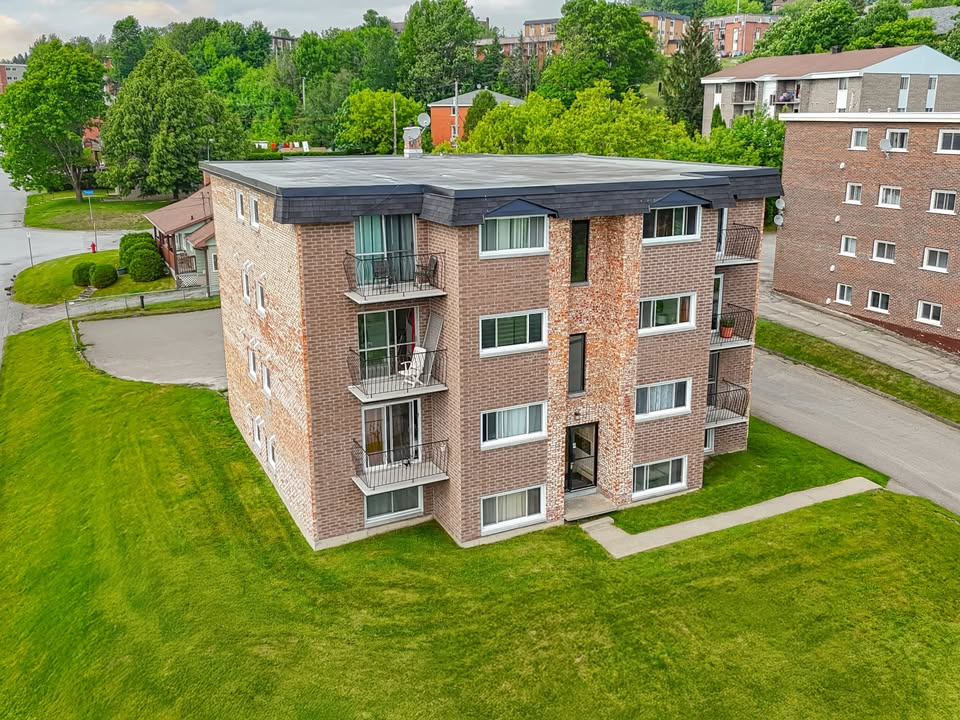 GRAND 3½ | FLEURIMONT | 895 $