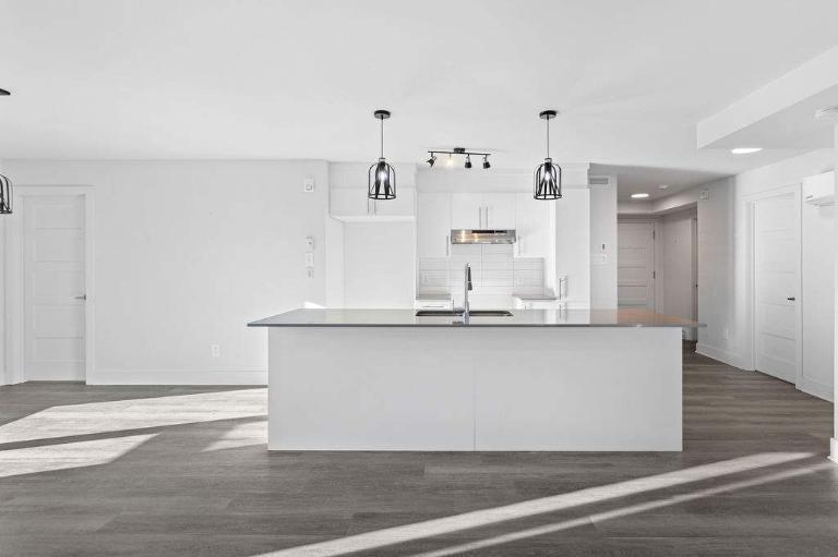 Boisbriand - 4 1/2 - Neuf - Garage - Wifi