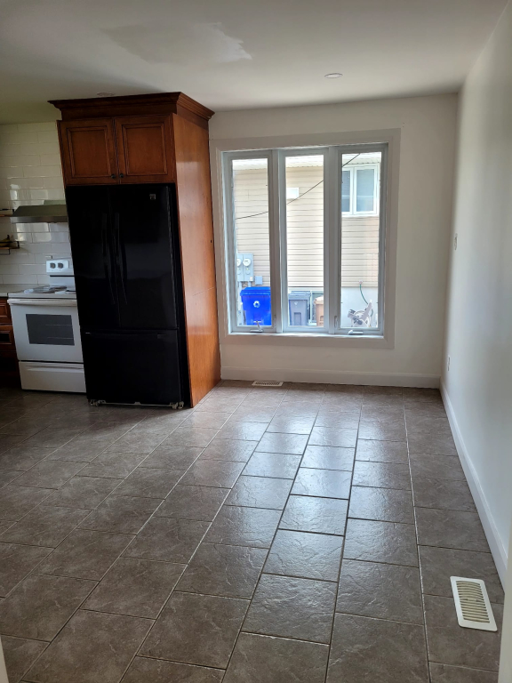 Logement 3 Chambres Patio Et Cour Privés